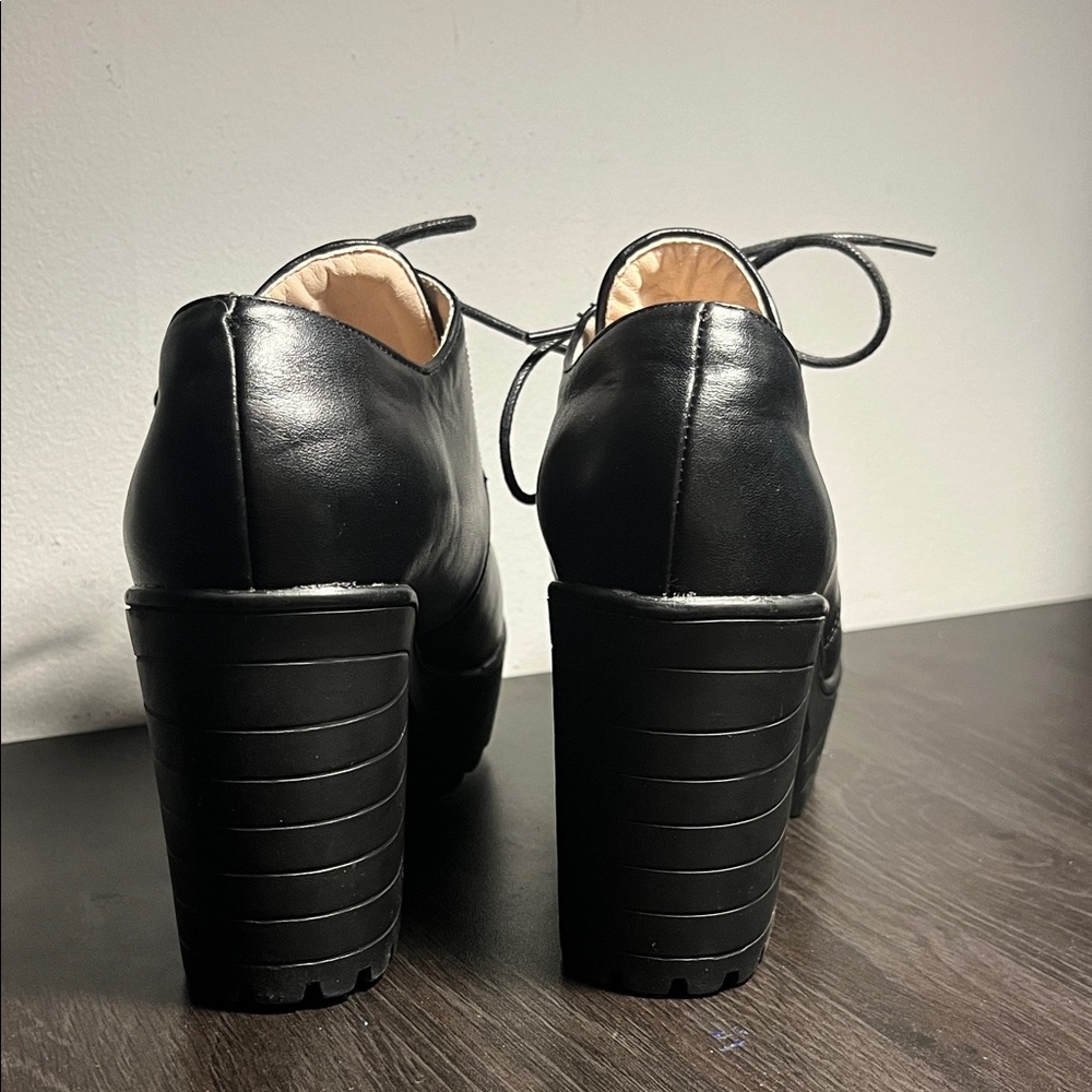 🎉 Host Pick 🎉 Black Platform Lace-Up Shoes - Picture 6 of 6